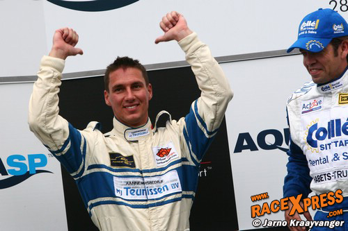 Nelson van der Pol op het podium